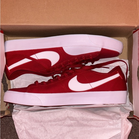 Red Nike SB - Picture 1 of 1